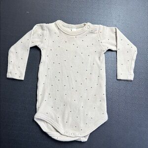 Quincy Mae Ribbed Tan Polka Dot Long Sleeve Snap Bodysuit